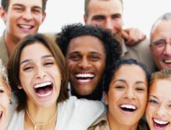 Yoga Tertawa, Apa Artinya dan Apa Manfaatnya? Ini Penjelasannya