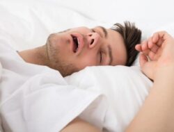9 Kemungkinan Penyebab Mendengkur Saat Tidur