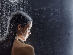 5 Manfaat Mandi Air Dingin bagi Kesehatan yang Penting untuk Diketahui