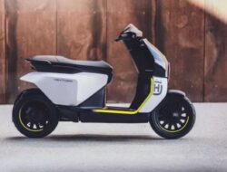 Penampakan Skuter Listrik Bajaj Vector yang Sedang Dalam Pengembangan