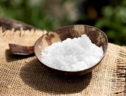 Simak Manfaat Deodoran Tawas yang Ampuh Hilangkan Bau Ketiak