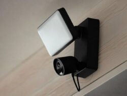 Xiaomi Mematenkan Perangkat Wearable yang Dapat Memberi Tahu Anda Ketika Ada Kamera Rahasia di Dekat Anda