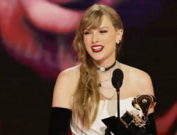 Taylor Swift Mengumumkan Album Baru ‘The Tortured Poets Department’ Saat Pidato Penerimaan Grammy