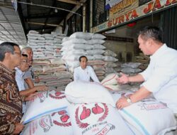 Cek Stok Beras di Pasar Induk Cipinang, Ini Kata Jokowi