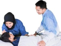 Menjenguk Orang Sakit dalam Islam yang Sesuai dengan Adab dan Sunahnya
