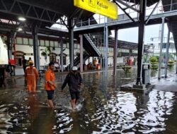 Terdampak Banjir di Semarang, Perjalanan Kereta Api Jalur Pantura Terganggu