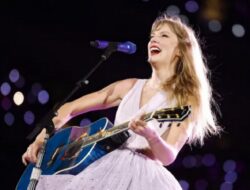 Taylor Swift Mengungkapkan ‘You Are in Love’ sebagai Bonus Lagu Akustik di ‘Eras Tour’ Versi Disney+
