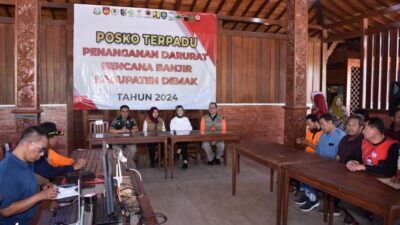 Bupati Sukoharjo Pimpin Langsung Pengiriman Bantuan untuk Korban Banjir Demak