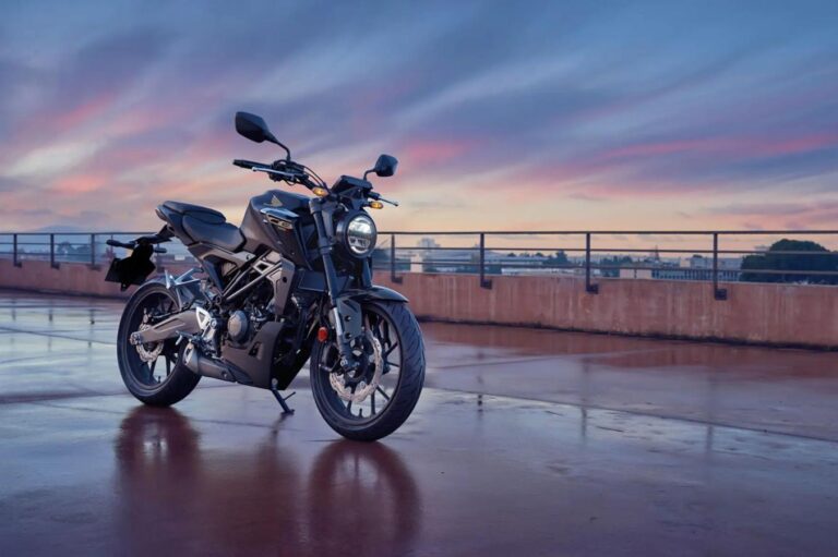 Motorrad Vergleich Honda CB125R 2024 Vs. Honda NC750S DCT 2018