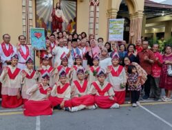 Pererat Toleransi, Pemuda Muslim Datangi Gereja Katolik Sukoharjo Saat Jum’at Agung