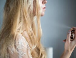 Cara Membuat Rambut Wangi Sepanjang Hari, Setiap Hari