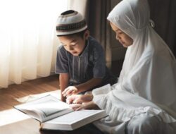 Khutbah Jumat: Pentingnya Mendidik Anak dalam Islam