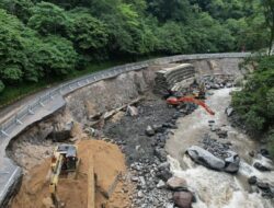 Tanggap Darurat Dampak Banjir Padang, PT HKI Percepat Penanganan Jalan Terdampak