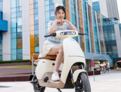 Honda U-Qe 2024 Meluncur, Skuter Kecil Plus Sepeda Listrik, Bertahan 80 Km Sekali Pengisian Daya