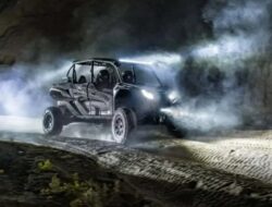 UTV Teryx KRX Blackout Edition dari Kawasaki adalah Pendamping Berkendara Malam Hari yang Sempurna