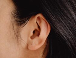 Cara Sederhana untuk Menjaga Telinga Anda Tetap Bersih