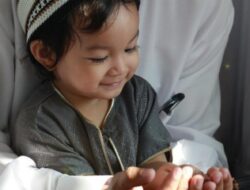 Khutbah Jumat: Bagaimana Posisi Anak dalam Pandangan Islam