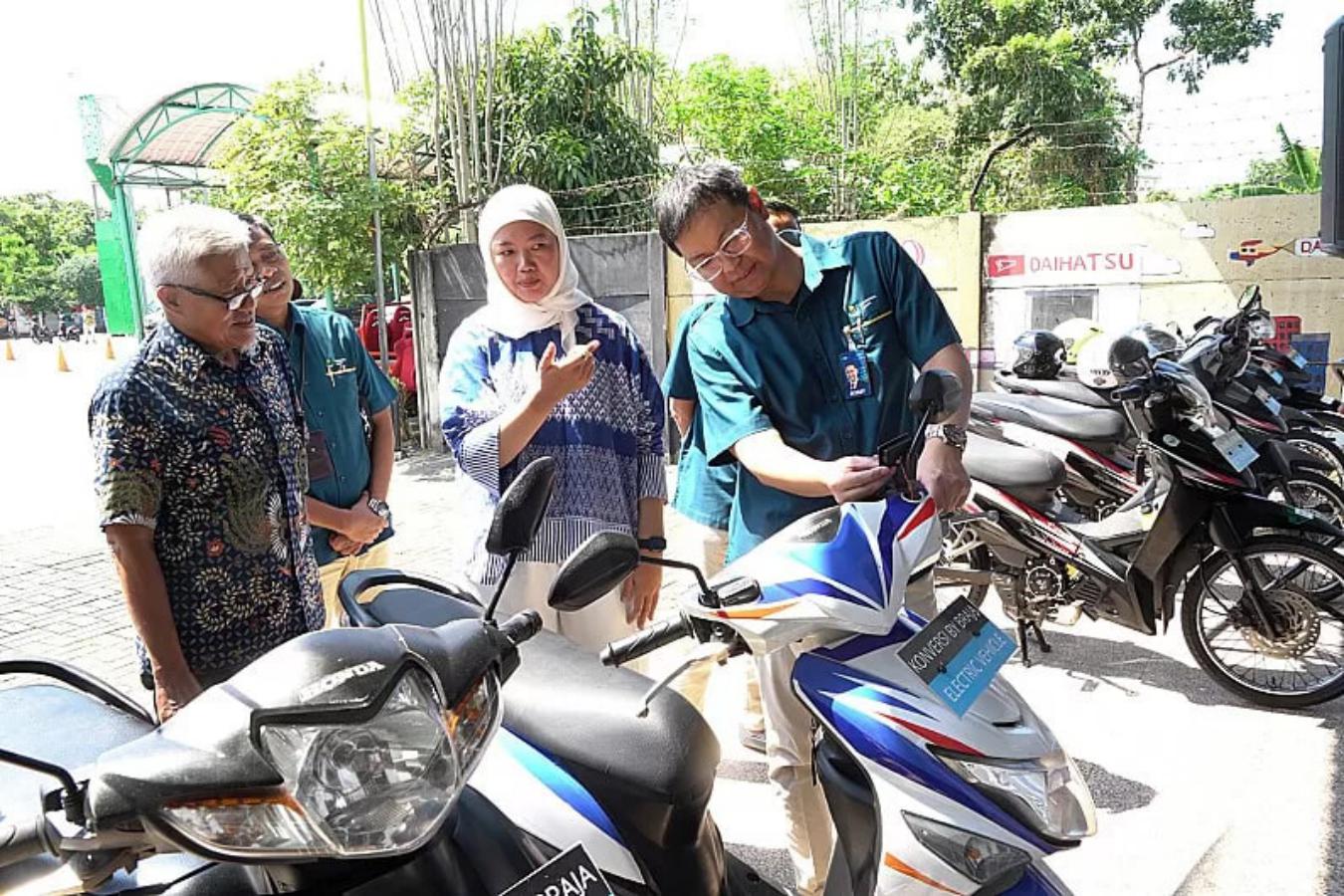 Langkah Pupuk Indonesia Grup Dalam Upaya Mendukung Program Konversi Motor Listrik