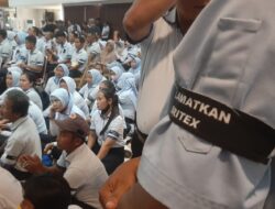 “Selamatkan Sritex”, Pita Hitam yang Dikenakan Karyawan Saat Wamen Berkunjung