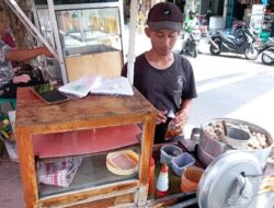 Yang Suka Pentol Kuah, Coba Rasakan Nikmatnya Pentol Kuah Depan Kampus Univet Sukoharjo Ini