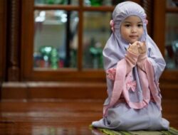 Agar Anak Terbiasa Shalat Lima Waktu