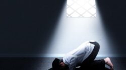 Penting untuk Diketahui, Berikut Ini Hukum Sujud Syukur Menurut Ulama 4 Madzhab