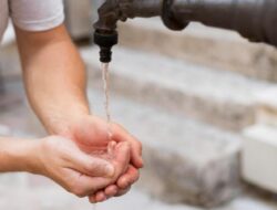 Sering Kita Jumpai, Ini Penjelasan Hukum Berbicara saat Wudhu, Apakah Sah?