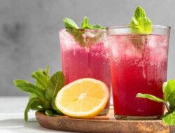 Ucapkan Selamat Tinggal pada Kulit Kusam! Minuman Pink Sederhana Ini Solusi Lengkap untuk Kulit Bercahaya dan Sehat