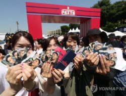 BTS Festa Dibuka Saat Penggemar Menunggu Kembalinya para Anggota dari Wajib Militer