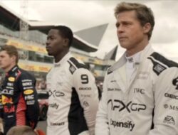 Review ‘F1’: Brad Pitt Tampil Angkuh dalam Drama Formula Satu yang Hanya Sekadar Kegembiraan di Permukaan