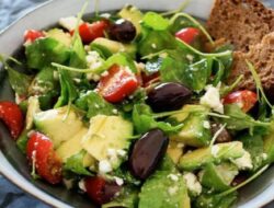 Mengapa Makan Salad Adalah Rahasia Kulit Sehat dan Bercahaya, Begini Penjelasannya
