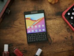 Unihertz Titan 2 Diluncurkan dengan Keyboard QWERTY Fisik, Layar Ganda, 5G, Kamera Telefoto