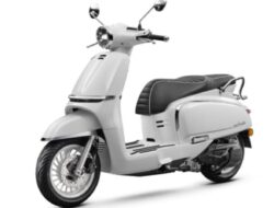 Memperkenalkan CF Moto Aura 150, Skuter Retro Keren, Cek Harga di Indonesia