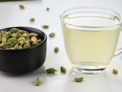 Air Kapulaga untuk Kulit: Buat Minuman Detoks Ini di Rumah untuk Mendapatkan Kulit Berseri Alami!