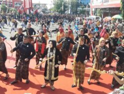 Hari Lahir Sukoharjo ke-79, Bupati dan Wabup Ikut Kirab Dilanjutkan Flashmob Tari Keprajuritan