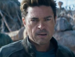 Trailer ‘Mortal Kombat 2’: Johnny Cage yang Diperankan Karl Urban Melepaskan Kekerasan Berdarah dari Gim Video