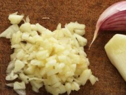 Cara Menggunakan Bawang Putih untuk Pertumbuhan Rambut: Tips dan Manfaat