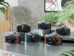 Nikon Meluncurkan Kamera Mirrorless Silver Z f dengan Kustomisasi dan Pembaruan Film Grain