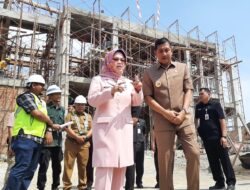 Sidak Proyek Gedung Perpustakaan, Bupati Sukoharjo Minta Kontraktor Tambah Pekerja