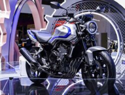 Honda CB500 Super Four 4 Silinder Diluncurkan, Garpu Depan Terbalik, dan Shock Belakang Tunggal dengan E-Clutch!