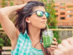 Jus Bayam Dapat Menyebabkan Batu Ginjal: Mitos atau Fakta? Ini Penjelasannya