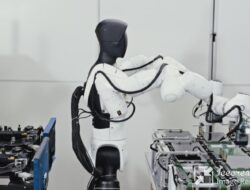 AgiBot Menorehkan Sejarah: Robot Pertama yang Belajar Langsung di Pabrik