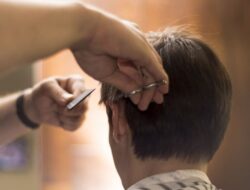 Simak di Sini, Bolehkah Potong Rambut atau Kuku saat Junub? Ini Penjelasannya