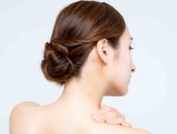 Ingin Menghilangkan Jerawat Punggung? Minyak Pohon Teh Mungkin Merupakan Obat Alami Terbaik