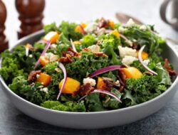 Manfaat Kesehatan Kale: Jadikan Sayuran Hijau Ini Bagian dari Diet Anda!