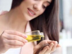 Meminyaki Rambut Dapat Mengurangi Ketombe: Mitos atau Fakta? Ini Penjelasannya