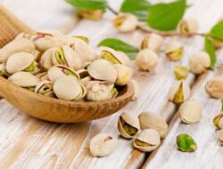 6 Manfaat Kesehatan Kacang Pistachio dan Efek Samping Jika Mengonsumsinya Berlebihan