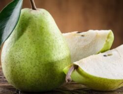 Buah Pir untuk Kulit Awet Muda: Ini 5 Cara Menambahkan Buah Ini Dalam Rutinitas Perawatan Kulit Anda