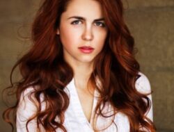 Apakah Anda Mengalami ‘Orange Panic’ Setiap Kali Menggunakan Henna untuk Rambut? Coba Trik Ini!