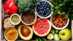 7 Makanan Super yang Bisa Anda Konsumsi Setiap Hari untuk Umur Panjang